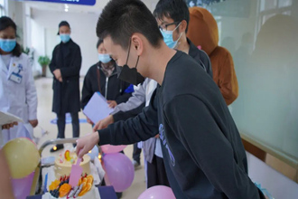 貴州白癜風皮膚病醫(yī)院五月患者生日會舉行